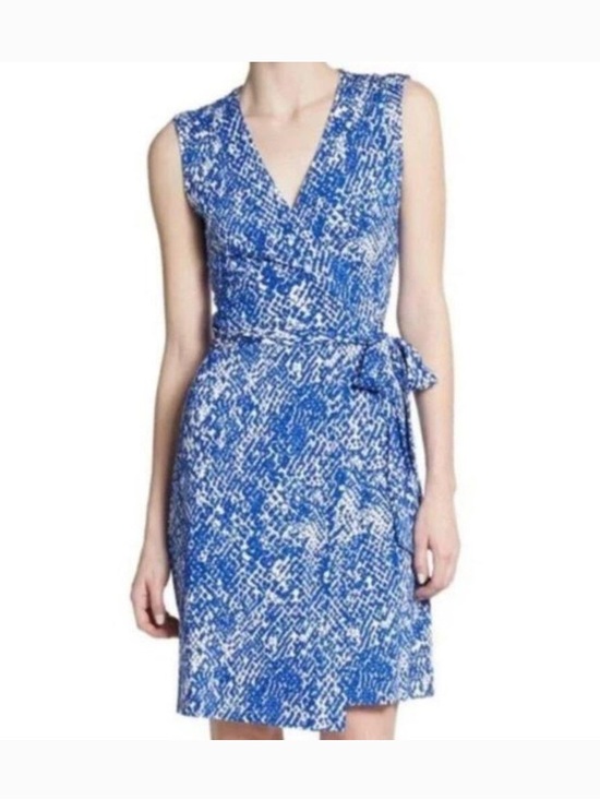 Diane Von Furstenberg Dresses & Skirts - Diane Von Furstenberg Blue and White Printed Wrap-Style Mini Dress